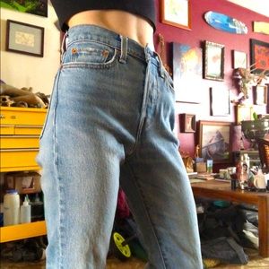 Levi’s wedgie fit size 25